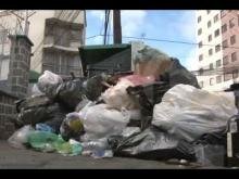 Embedded thumbnail for Promontorios de basura toman las calles